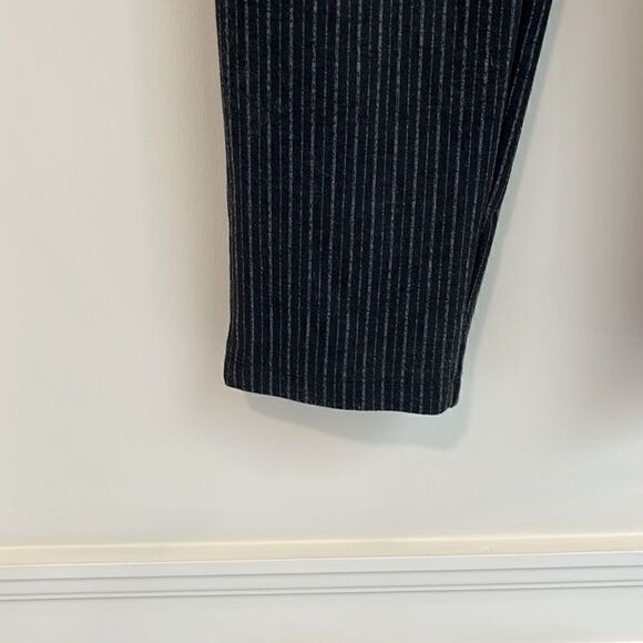 Max Studio Womens Slim Pants Sz M. Black Gray Striped Pull On - Picture 3 of 11